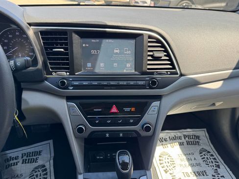 Used 2017 Hyundai Elantra SE FWD image 14