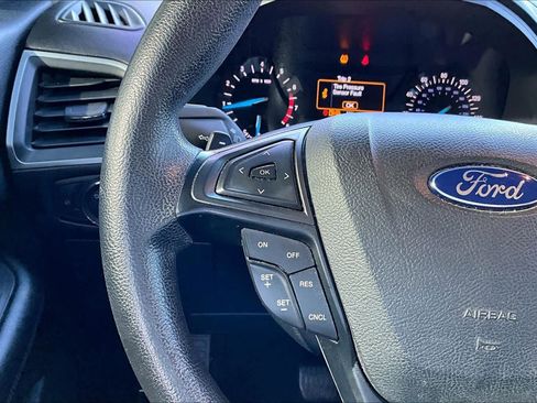 Used 2015 Ford Edge SE image 19