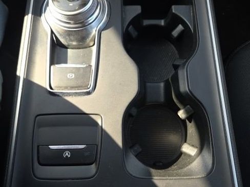 Used 2022 Ford Edge SE image 33