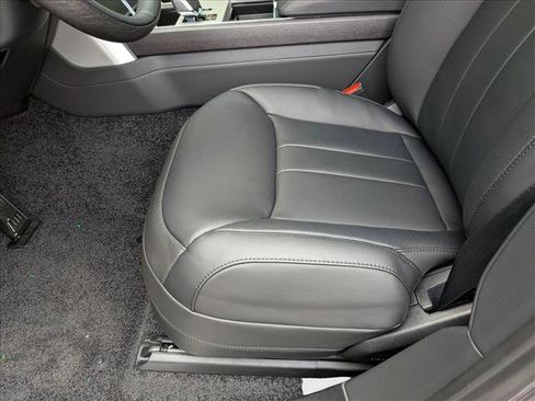 New 2026 Land Rover Range Rover SE image 4