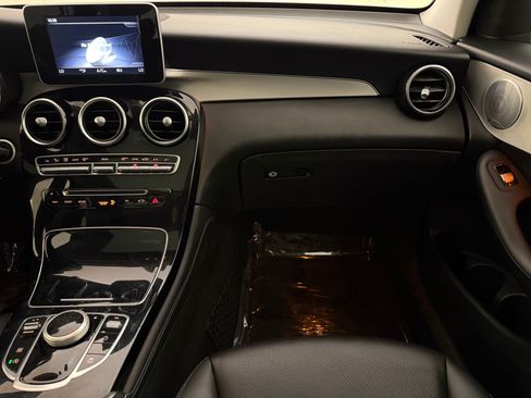 Used 2019 Mercedes-Benz GLC 300 4MATIC image 30