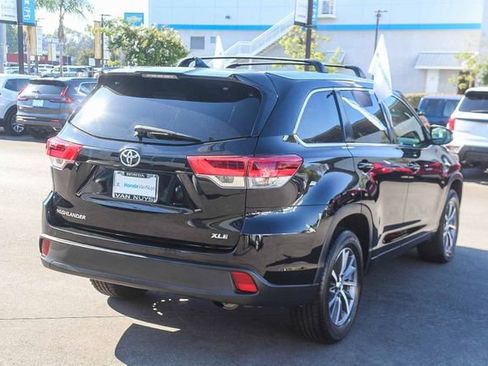 Used 2018 Toyota Highlander XLE w/ Carpet Mat Package (TMS) FWD image 5