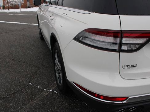 Used 2022 Lincoln Aviator AWD w/ Elements Package image 42