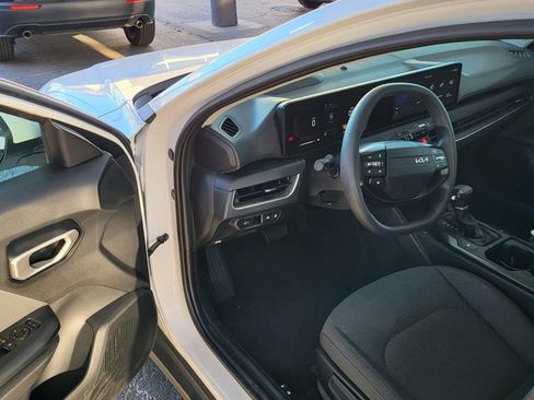 Used 2025 Kia K4 LXS image 19