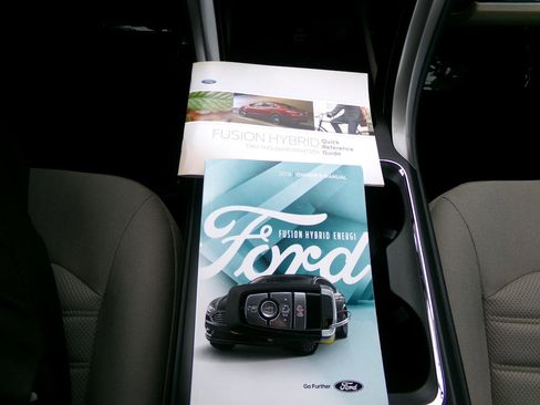 Used 2018 Ford Fusion SE image 26