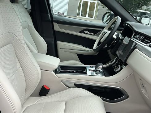 Used 2026 Jaguar F-PACE R-Dynamic S AWD/4WD image 24