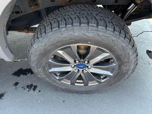 Used 2018 Ford F150 XLT w/ Equipment Group 302A Luxury AWD/4WD image 8