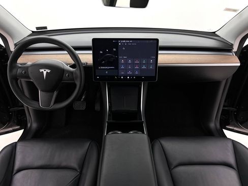 Used 2021 Tesla Model Y Long Range image 23
