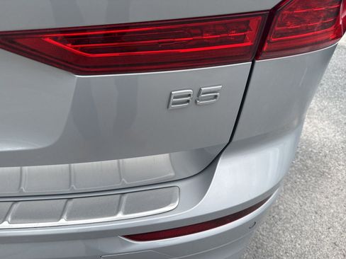 Used 2022 Volvo XC60 B5 Momentum w/ Advanced Package image 7