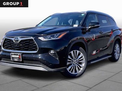 Used 2023 Toyota Highlander Platinum