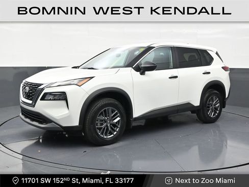 Used 2023 Nissan Rogue S FWD image 1