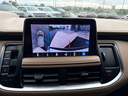 Used 2021 Chevrolet Suburban Premier w/ Texas Edition AWD/4WD image 18