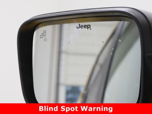 Used 2023 Jeep Renegade Latitude w/ Sun & Fun Group image 23