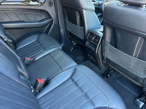Used 2015 Mercedes-Benz GL 450 4MATIC image 31