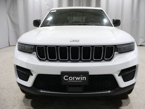 New 2026 Jeep Grand Cherokee Laredo image 2