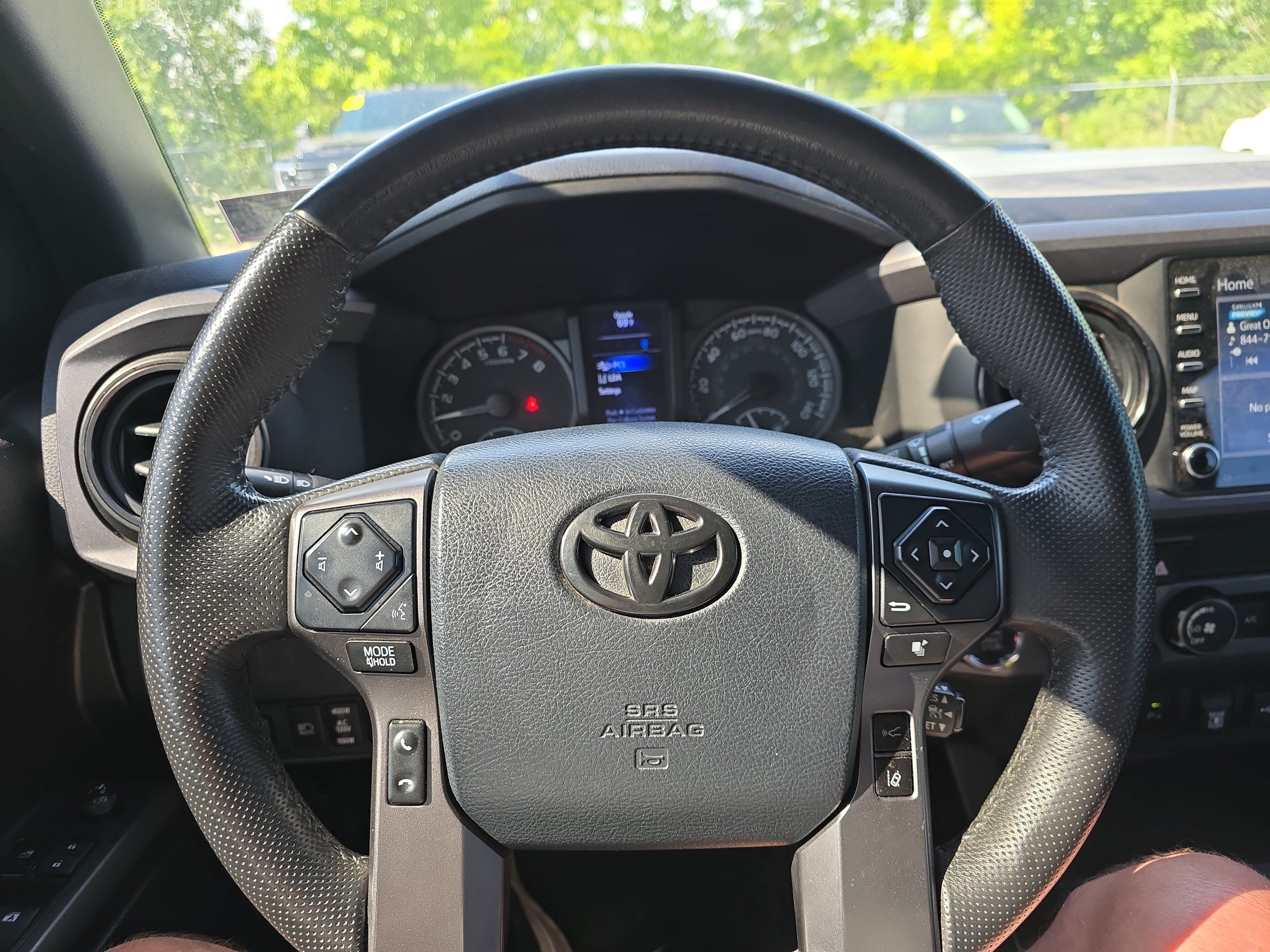 Used 2020 Toyota Tacoma TRD Sport w/ Technology Package AWD/4WD image 19