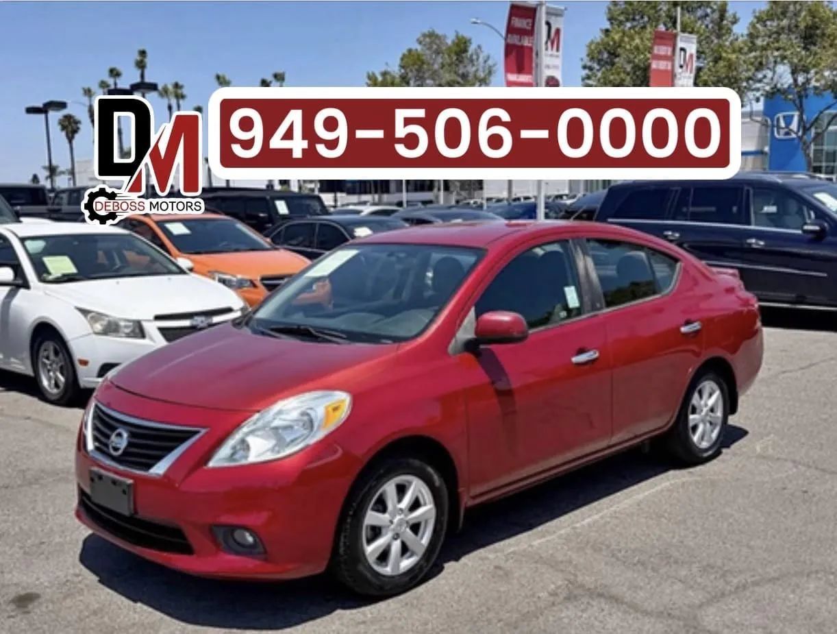 Used 2014 Nissan Versa SV w/ Convenience Package FWD image 1