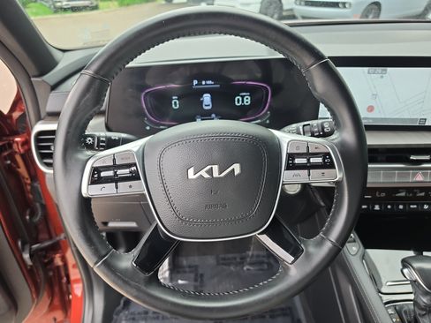 Certified 2023 Kia Telluride EX w/ EX Captain's Chair Package FWD image 31