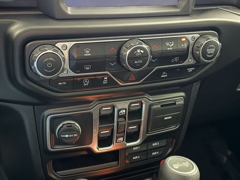 Used 2022 Jeep Wrangler Unlimited Sport AWD/4WD image 21