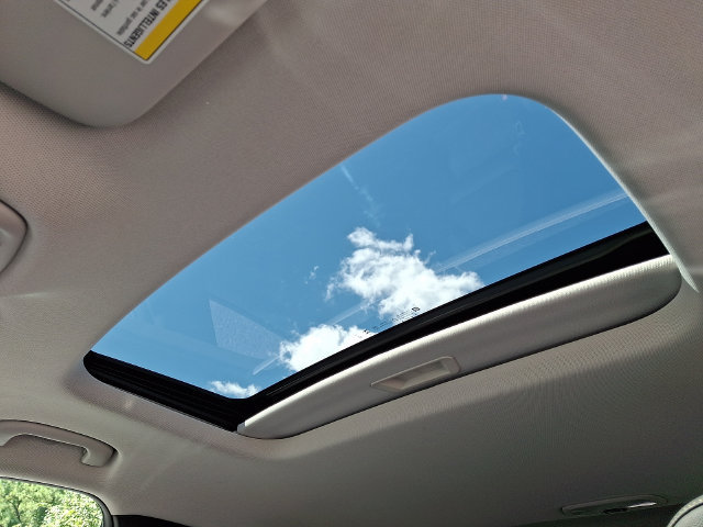 Used 2024 Chevrolet Trax ACTIV w/ Sunroof Package FWD image 16