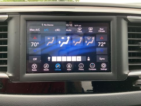 Used 2018 Chrysler Pacifica Touring Plus FWD image 42