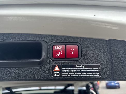 Used 2011 Mercedes-Benz GL 320 BlueTEC 4MATIC w/ Premium 2 Pkg image 8