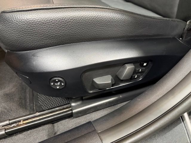 Used 2011 BMW 335i xDrive Sedan AWD/4WD image 20