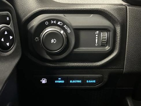 Used 2024 Jeep Wrangler Unlimited image 23