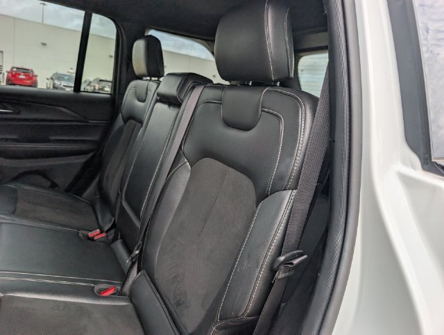 Used 2024 Jeep Grand Cherokee Altitude RWD image 26