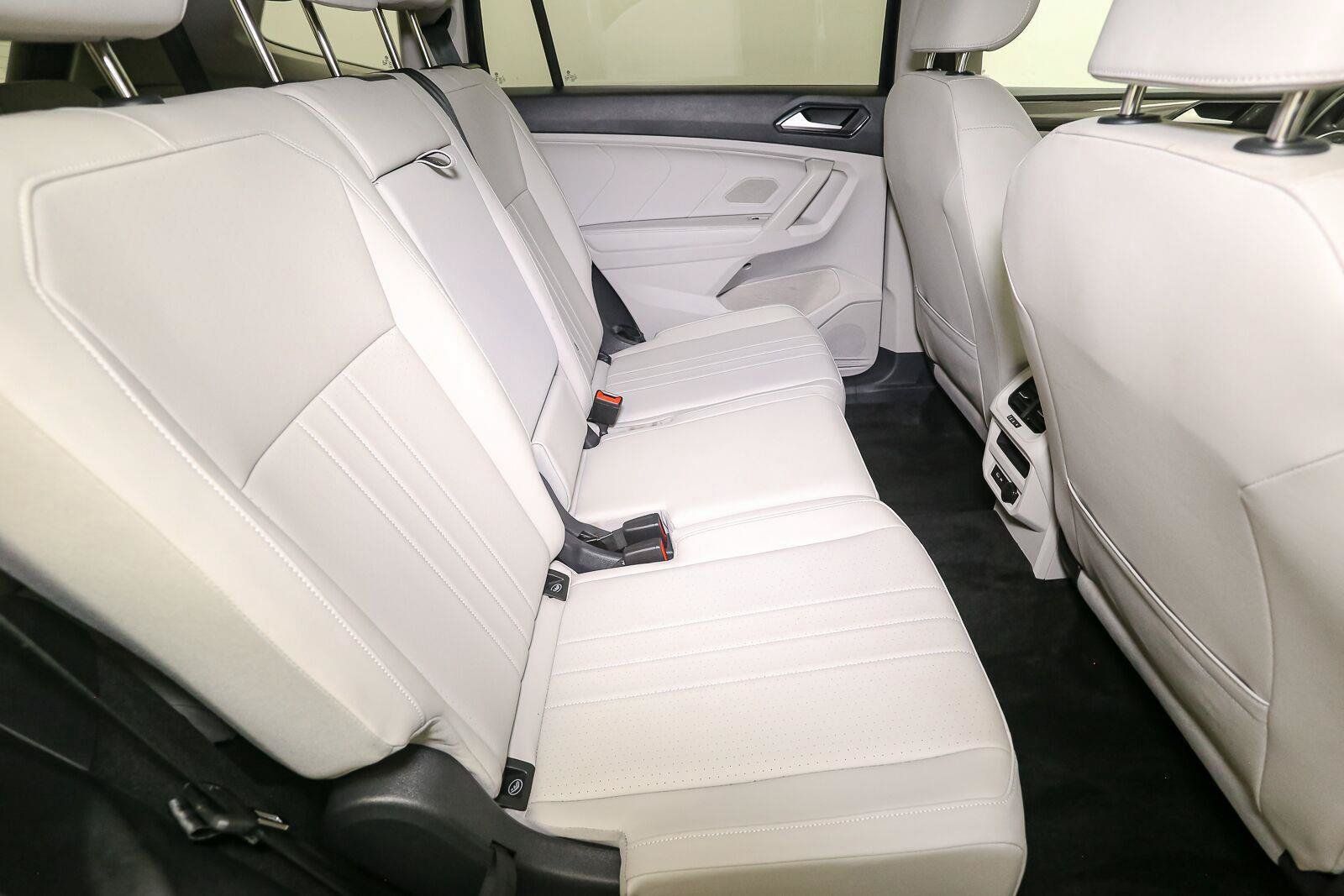 Certified 2023 Volkswagen Tiguan SE w/ Panoramic Sunroof Package FWD image 24