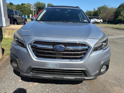 Used 2019 Subaru Outback 3.6R Limited w/ Popular Package #2 AWD/4WD image 2