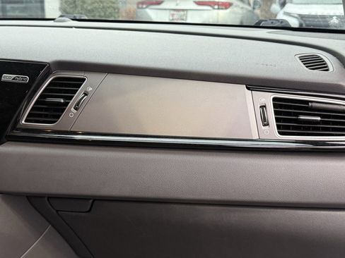 Used 2017 Kia Niro EX image 29