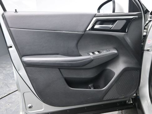 Used 2024 Mitsubishi Outlander SE image 29