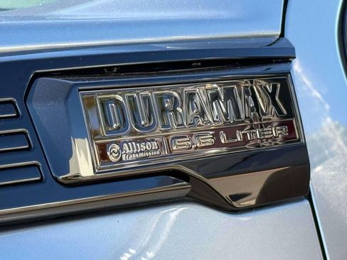 Used 2024 GMC Sierra 3500 SLT w/ SLT Premium Package image 10