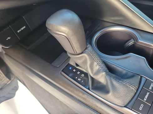 Certified 2024 Toyota Camry SE image 27