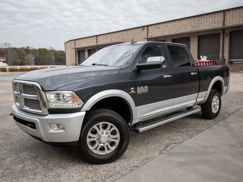 Used 2017 RAM 2500 Laramie image 2