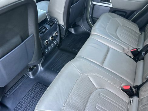 Used 2020 Land Rover Defender 110 HSE image 26