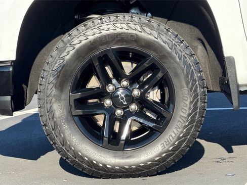 Used 2021 Chevrolet Silverado 1500 LT Trail Boss w/ Bed Protection Package image 14