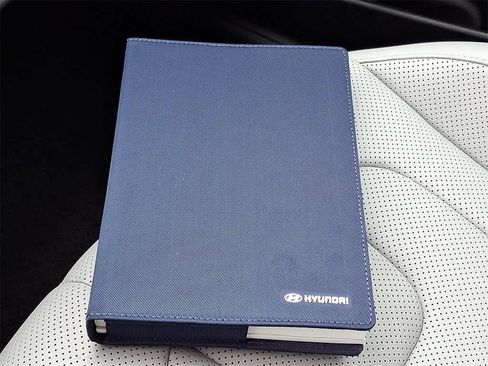 Used 2025 Hyundai Elantra Limited image 24