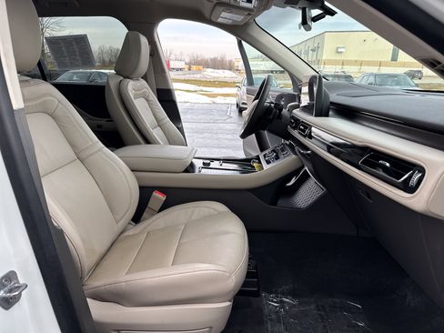 Used 2023 Lincoln Aviator Reserve w/ Equipment Group 201A image 31