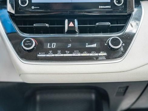 Used 2022 Toyota Corolla LE image 19