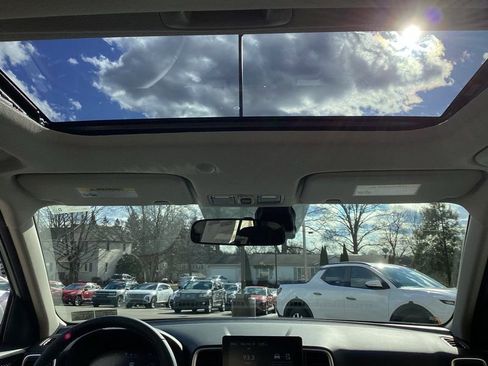 New 2026 Hyundai Venue SEL image 17