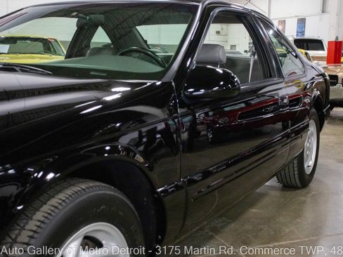 Used 1996 Ford Thunderbird LX RWD image 21