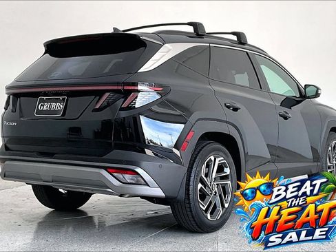Used 2025 Hyundai Tucson Limited FWD image 14