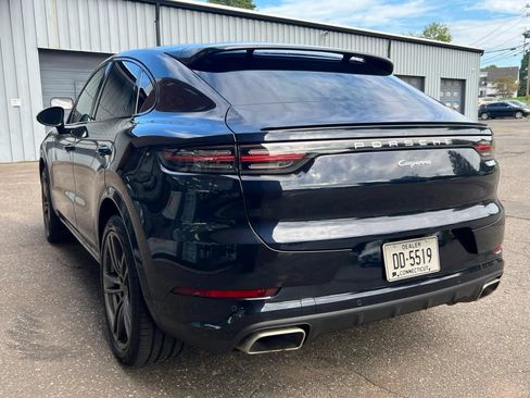 Used 2021 Porsche Cayenne Coupe AWD/4WD image 2