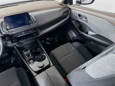 Certified 2023 Nissan Rogue SV image 26