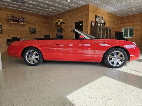 Used 2004 Ford Thunderbird RWD image 2