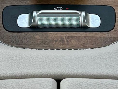 Certified 2022 Mercedes-Benz GLS 450 4MATIC image 32