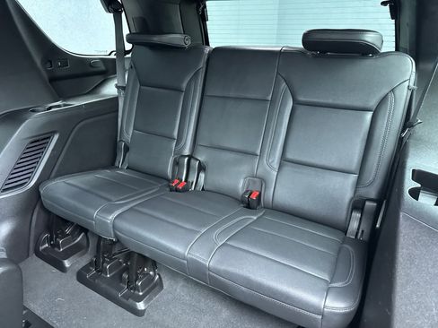 Used 2021 Chevrolet Tahoe Z71 w/ Z71 Off-Road Package image 17