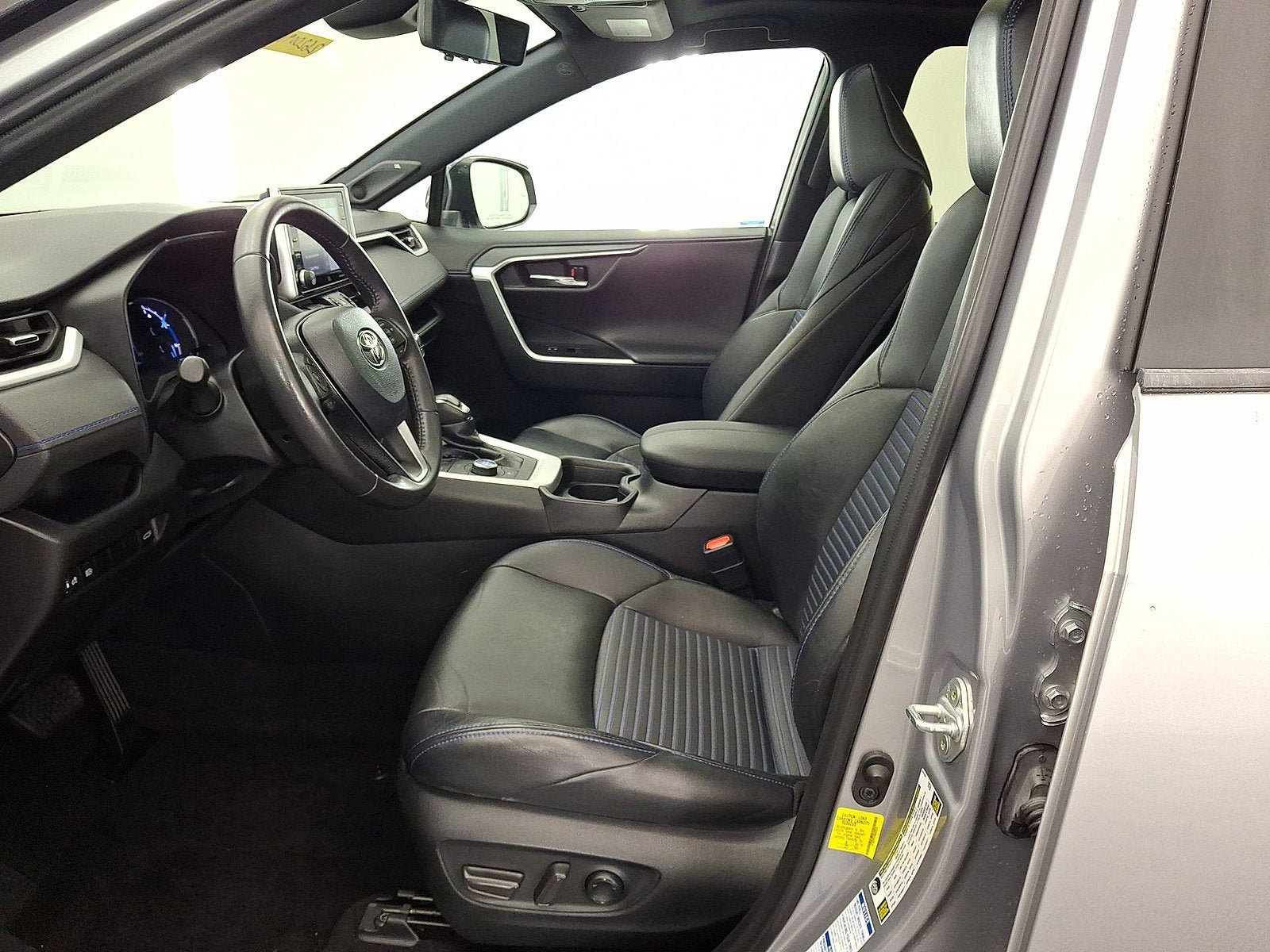 Used 2021 Toyota RAV4 XSE AWD/4WD image 3